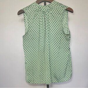 H & M Green‎ Diamond Print Sleeveless Blouse Back Tie Detail Light & Comfortable